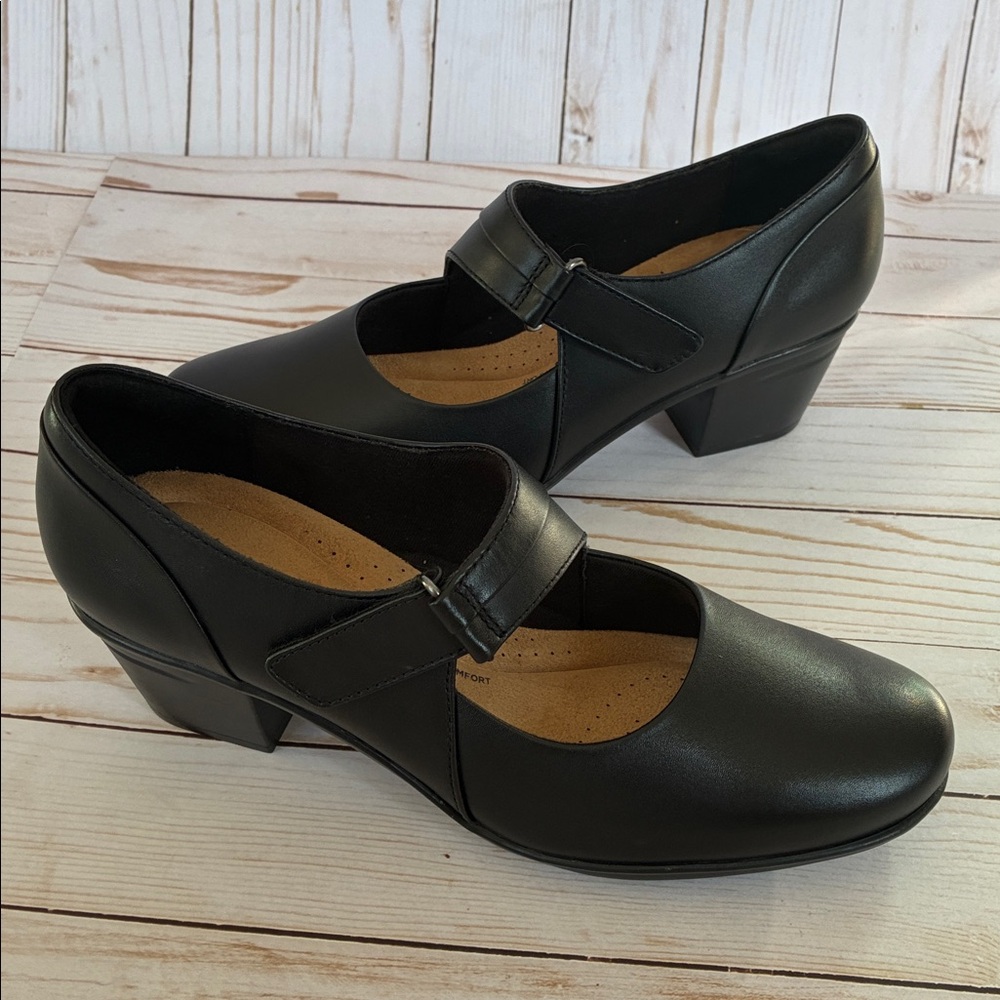 Clarks Mary Janes Emslie Lulin Black Leather Comfort Silver Buckle Strap  Sz 8.5